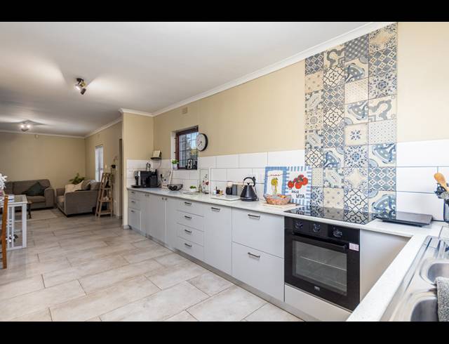3 BEDROOM FREEHOLD SOLD IN WEST BEACH